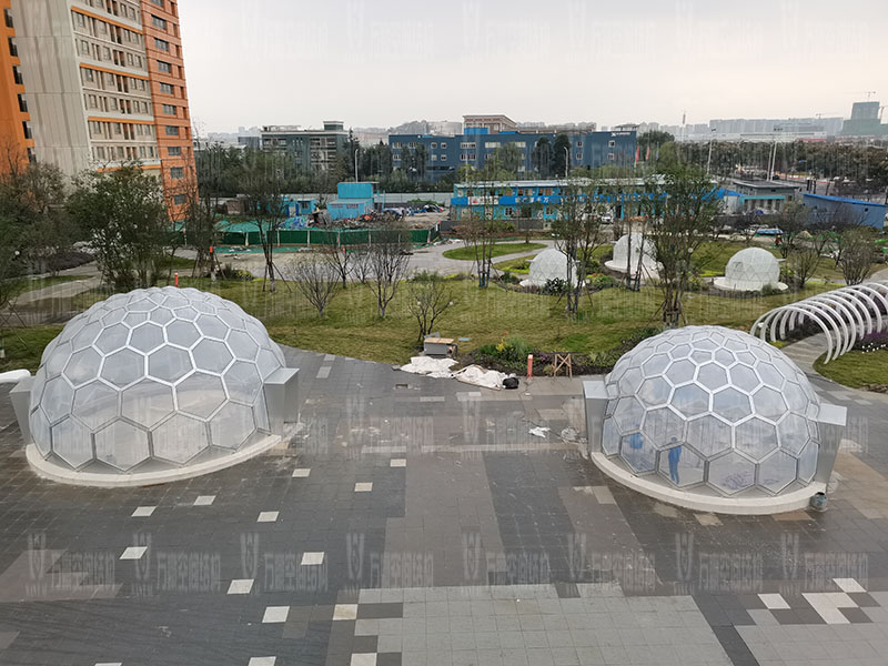 無(wú)線(xiàn)創(chuàng)智城市功能空間業(yè)態(tài)優(yōu)化五星集市鋼膜結(jié)構(gòu)工程完工