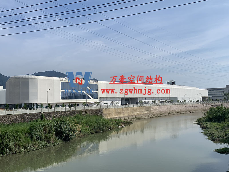 為什么體育場屋面都選用PTFE膜結構？PTFE膜結構體育場有什么特點優(yōu)勢？