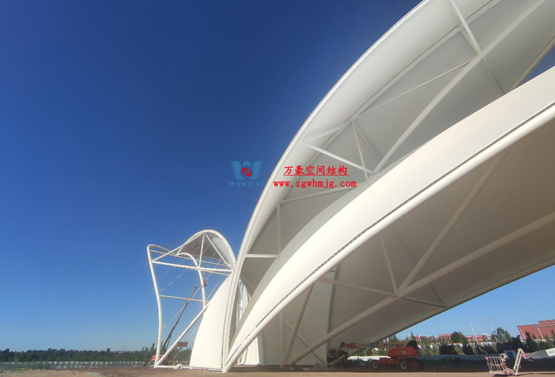 陜西定邊馬蓮灘沙漠公園鋼膜結(jié)構(gòu)工程“奮力快跑”，工程“進(jìn)度條”刷新了!