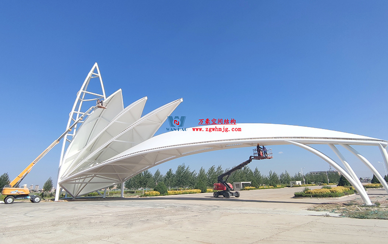 陜西定邊馬蓮灘沙漠公園鋼膜結(jié)構(gòu)工程“奮力快跑”，工程“進(jìn)度條”刷新了!