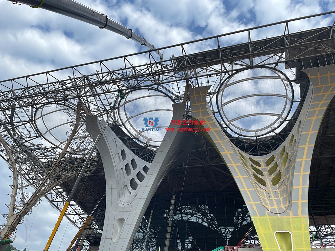 重慶東站站房正在加速建設(shè)，全力繪就項(xiàng)目新篇章