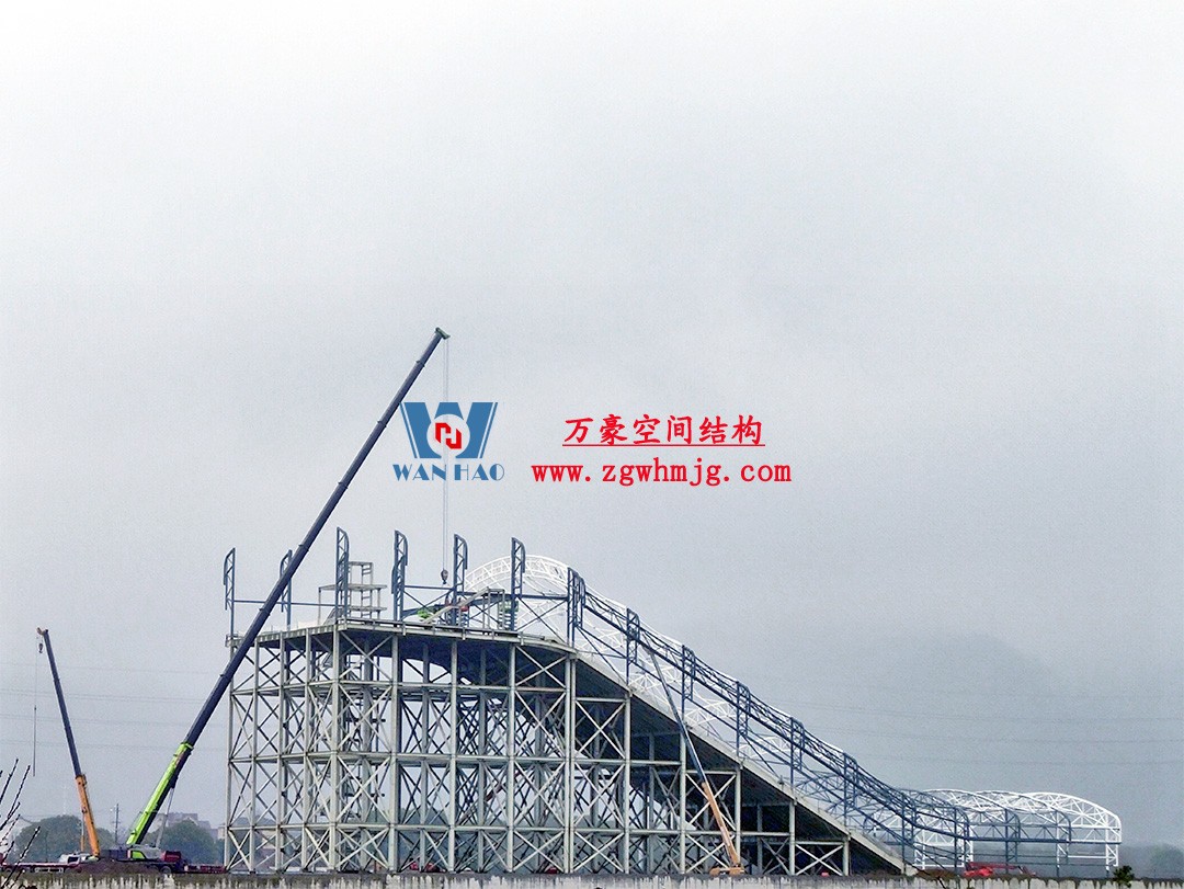 馭風(fēng)逐沙，織就賽道美學(xué)——比亞迪紹興嵊州賽車場(chǎng)干拔沙坡觀景平臺(tái)鋼膜結(jié)構(gòu)