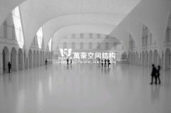 張拉膜與繪畫(huà)營(yíng)造出的藝術(shù)天地