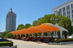 汽車車棚價格一般是怎么算的？膜結(jié)構(gòu)車棚報價性價比是最高的嗎？