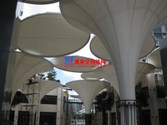 膜結(jié)構(gòu)建筑如何避免積水生成？膜結(jié)構(gòu)防止積水的方法是什么？