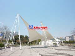 膜結(jié)構(gòu)建筑的連接部位哪些環(huán)節(jié)很重要？需要注意什么問(wèn)題？
